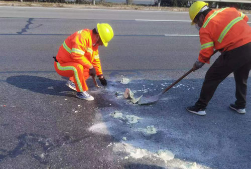 施秉公路下沉注浆加固